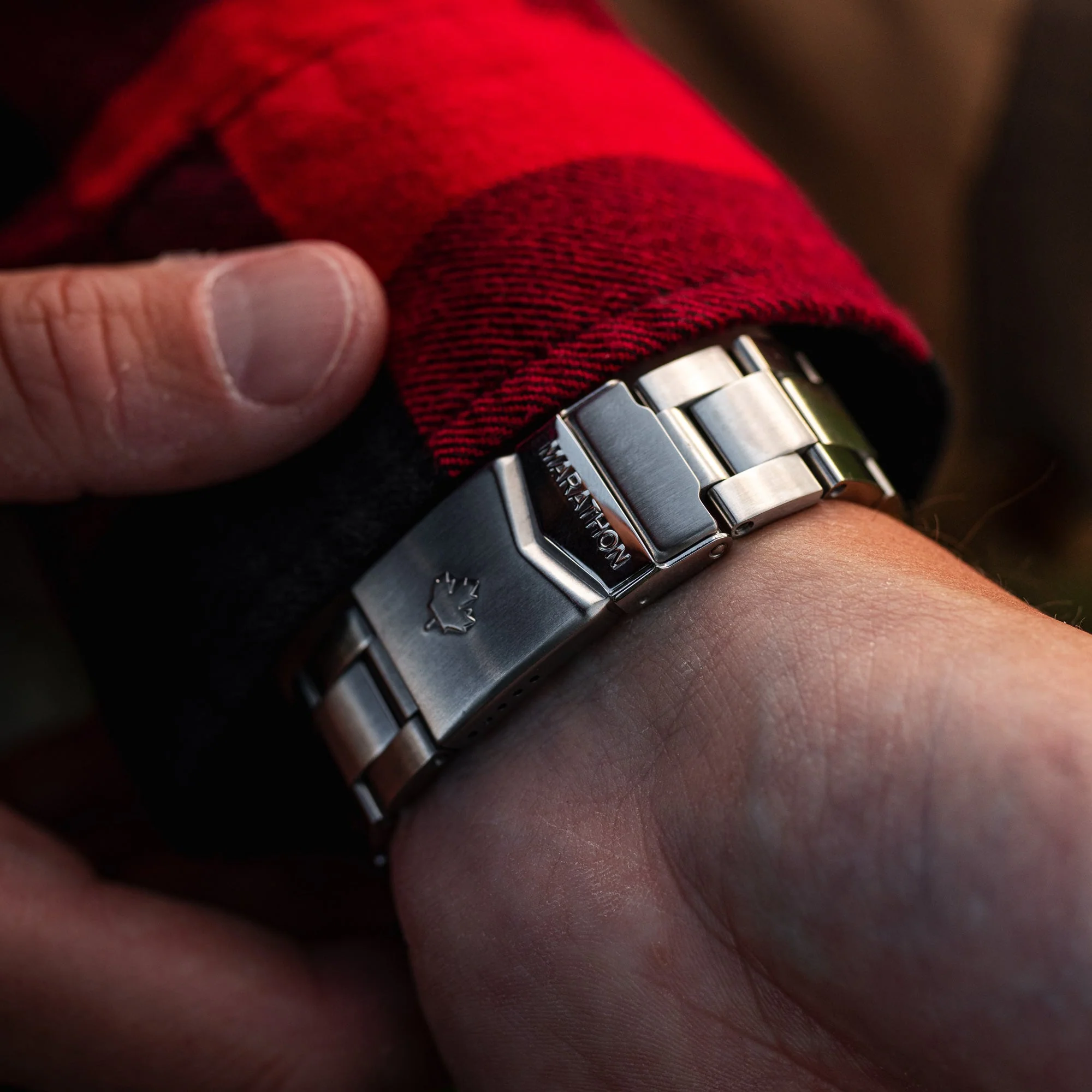 41mm Arctic Red Maple Large Diver’s Automatic (GSAR) with Stainless Steel Bracelet - Image 6