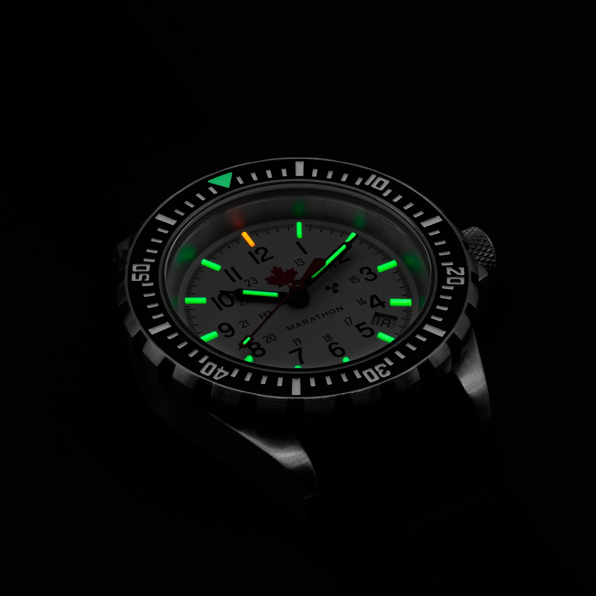 41mm Arctic Red Maple Large Diver’s Automatic (GSAR) with Stainless Steel Bracelet - Image 7