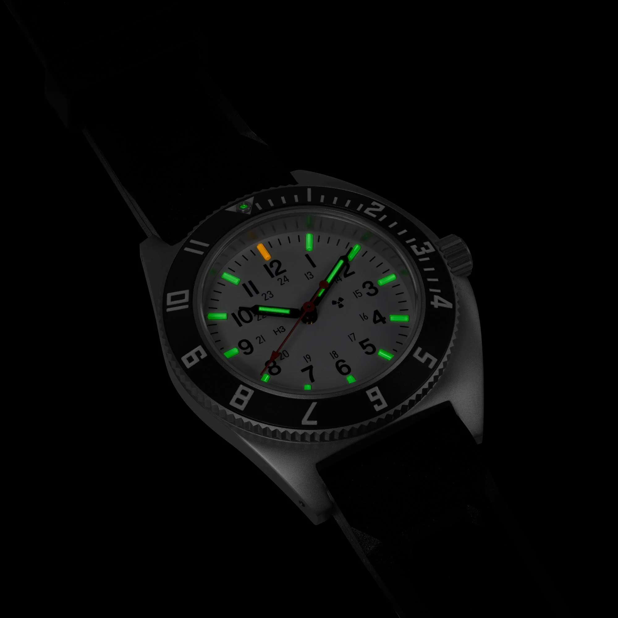 41mm Arctic Steel Navigator (SSNAV) on Black 3-Piece Rubber Strap Kit - Image 4