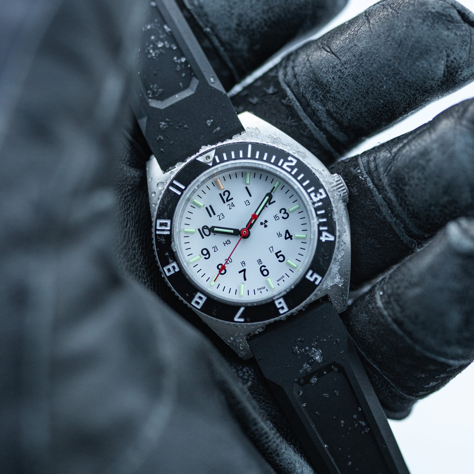 41mm Arctic Steel Navigator (SSNAV) on Black 3-Piece Rubber Strap Kit - Image 6