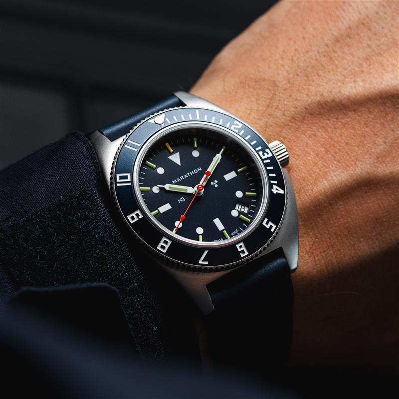 41mm Blue Steel Navigator w/Date (SSNAV-D) on Blue 3-Piece Rubber Strap Kit - Image 6