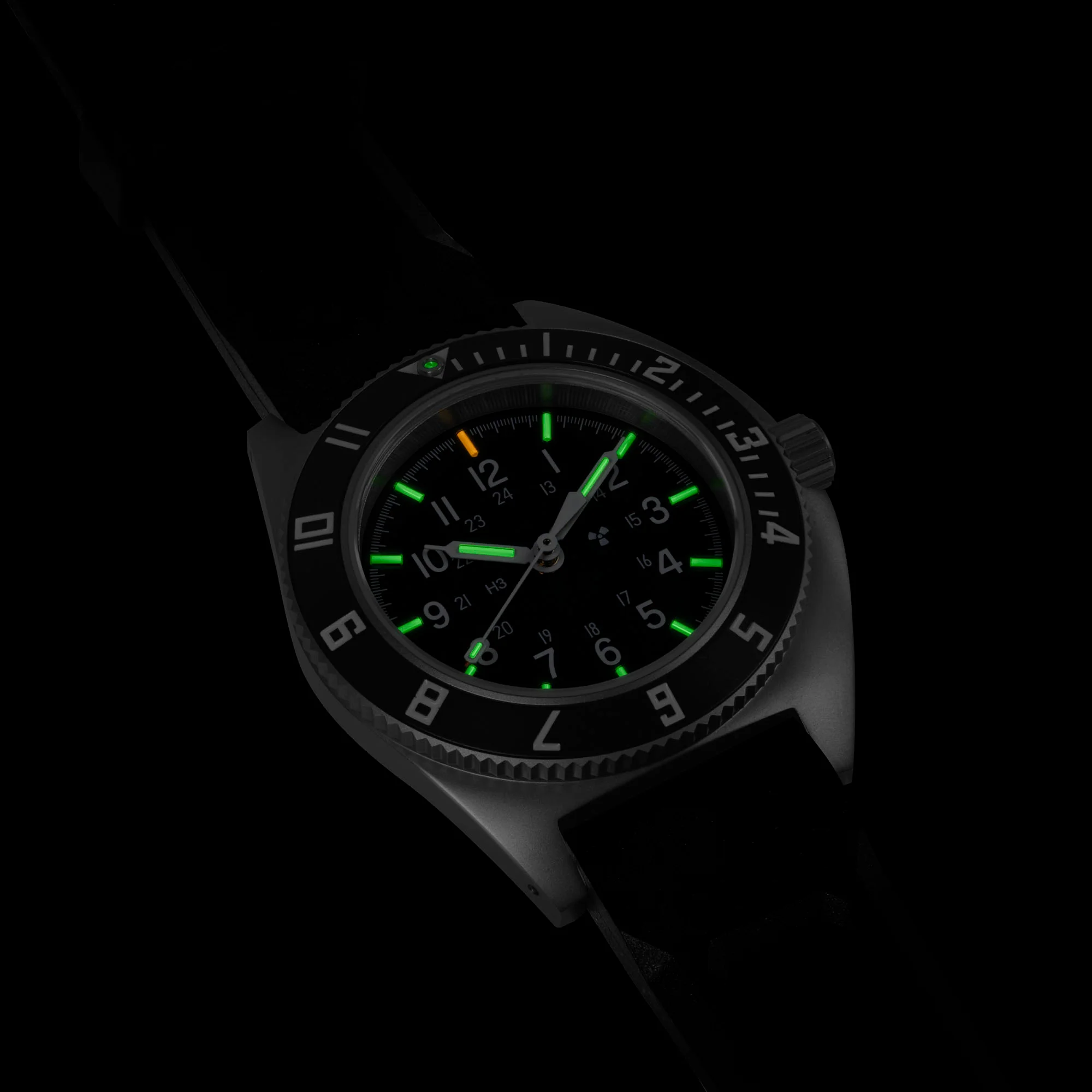 41mm Steel Navigator Automatic (SSNAV Auto) on 3-Piece Rubber Strap Kit - Image 5