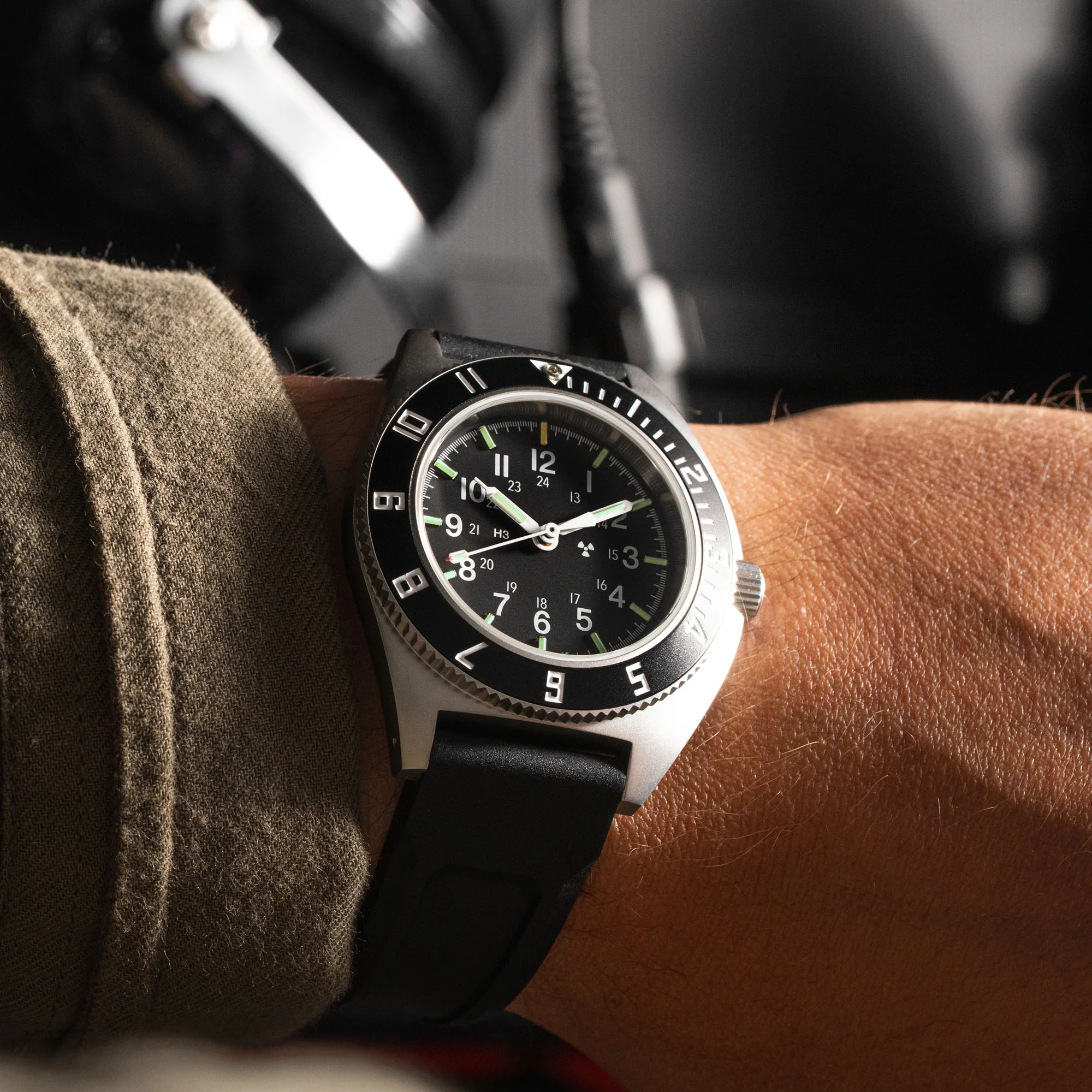41mm Steel Navigator Automatic (SSNAV Auto) on 3-Piece Rubber Strap Kit - Image 6