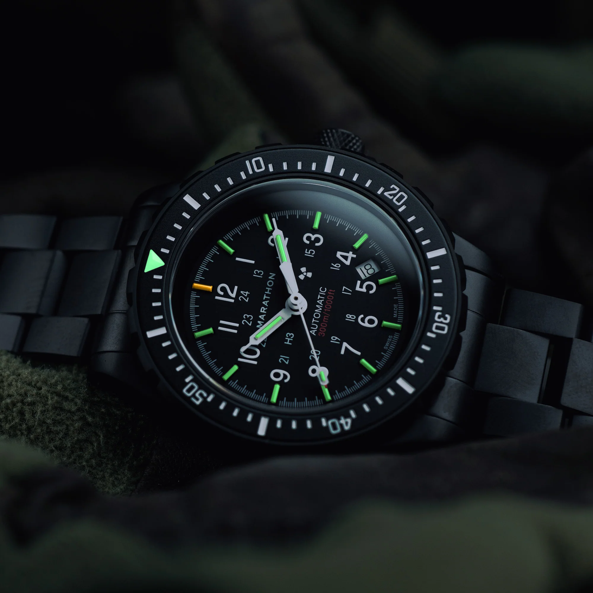 41mm Anthracite Large Diver's Automatic (GSAR) with Stainless Steel Bracelet - Image 14