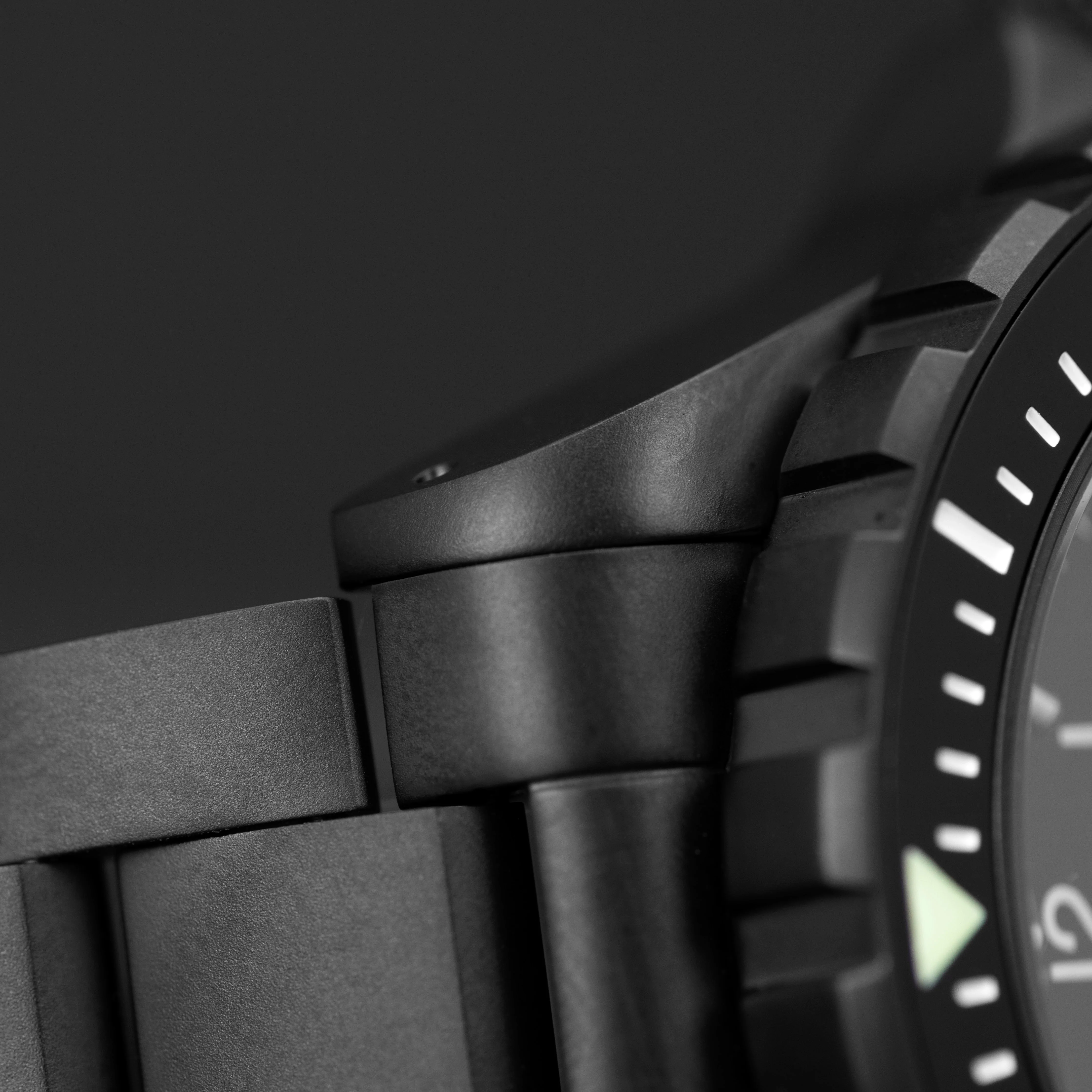 41mm Anthracite Large Diver's Automatic (GSAR) with Stainless Steel Bracelet - Image 7