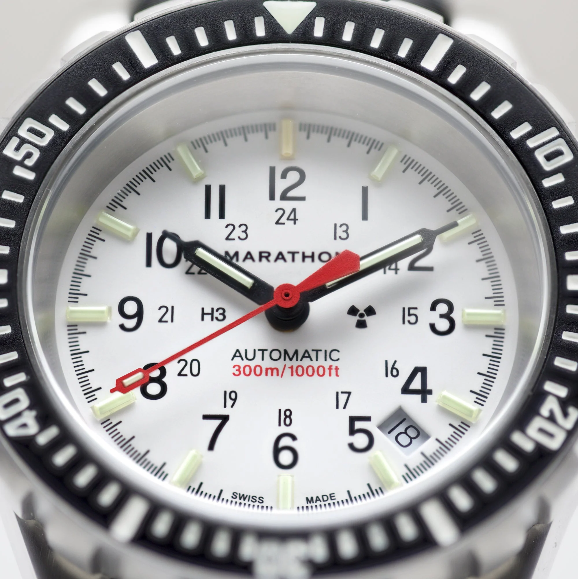 41mm Arctic Edition Large Diver's Automatic (GSAR) with Stainless Steel Bracelet - Image 44