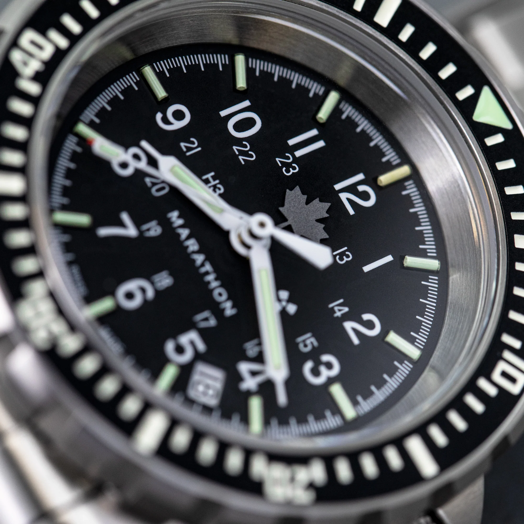 41mm Grey Maple Large Diver's Automatic (GSAR) with Stainless Steel Bracelet - Image 9