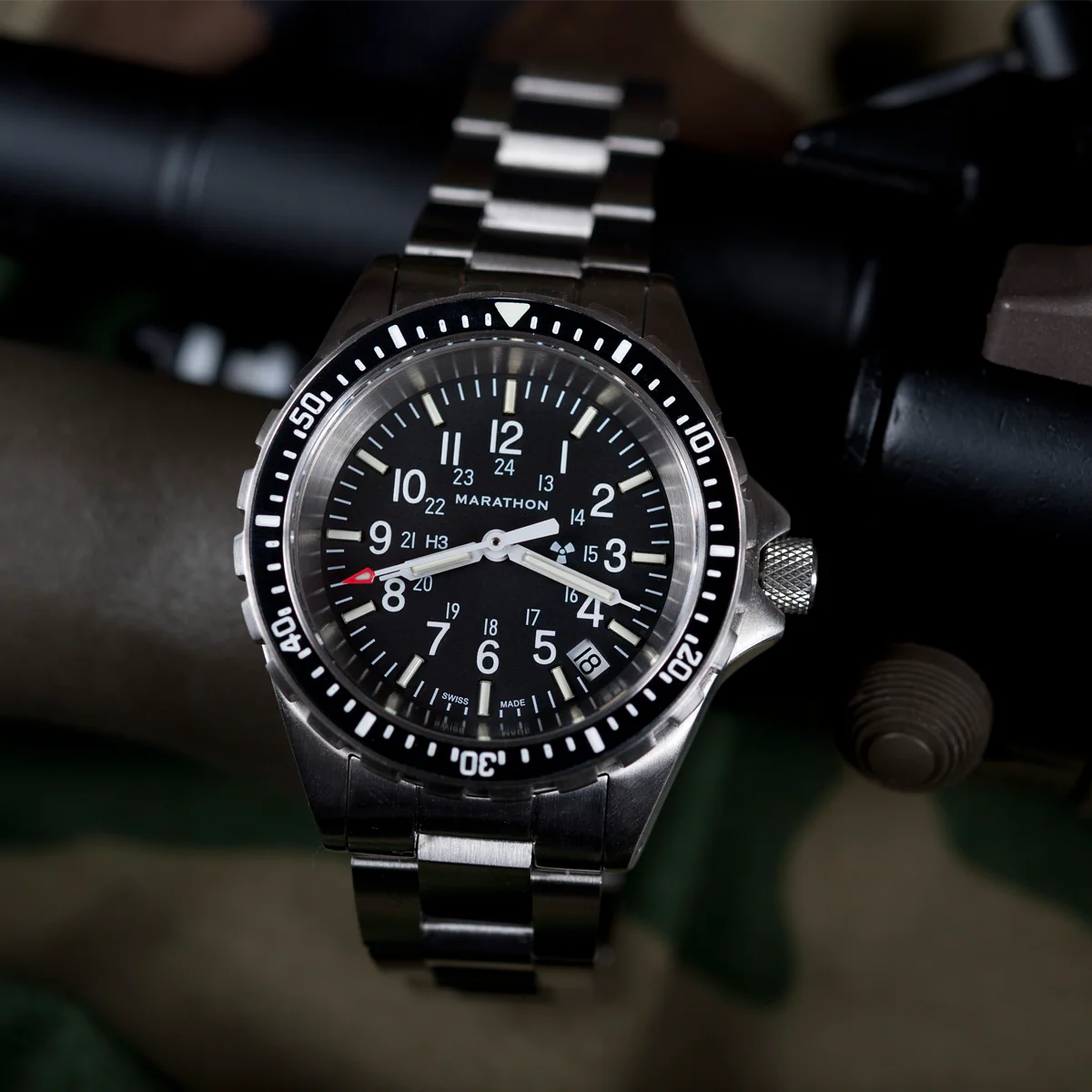 36mm Medium Diver's Quartz (MSAR Quartz) with Stainless Steel Bracelet - Image 15