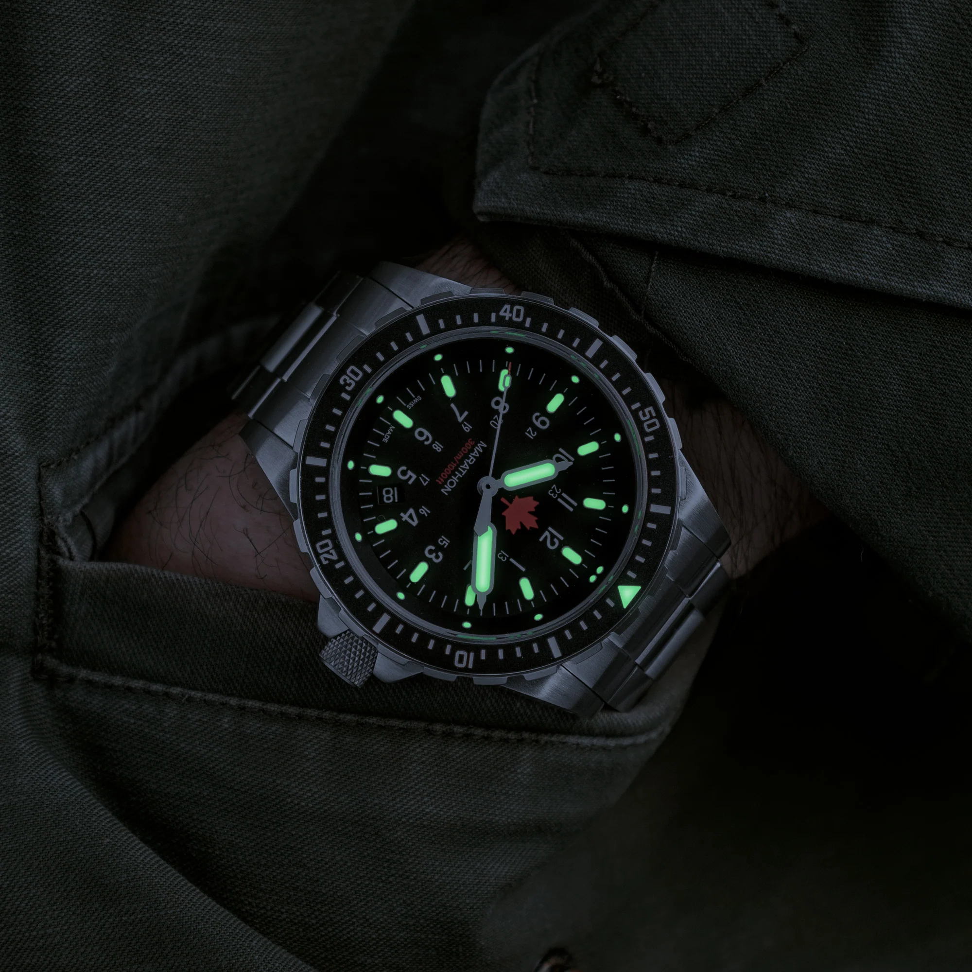 46mm Red Maple Jumbo Diver's Quartz (JSAR) with Stainless Steel Bracelet - Image 23